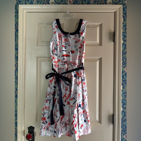 ModCloth Retrolicious brand street scene printed dress medium - Picture 1 of 4